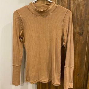FREE PEOPLE Long sleeve top!
